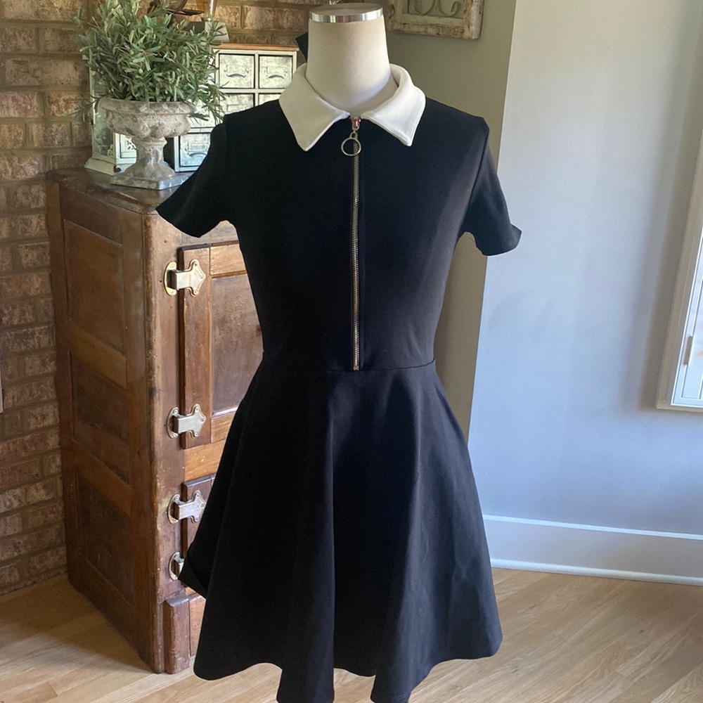 GYSPY WARRIOR ADDAMS ZUP UP MINI DRESS SMALL NEW BLACK WHITE COLLAR STRETCH